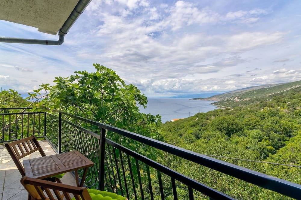 Ganze Wohnung, Gemütliche Wohnung für 4 Leute mit  W-Lan, Klimaanlage, Tv und Terrasse in Beach Kalić, Sveti Juraj