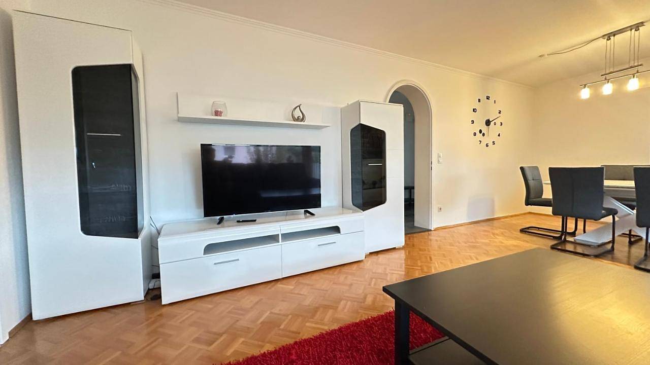 Ganze Wohnung, Three-Bedroom Apartment with Balcony in Wörth am Rhein, Rheinebene