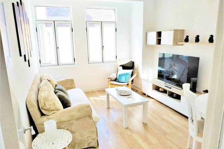 Ganze Wohnung, Charmantes Apartment mit 3 Schlafzimmern in Ferrol, Spanien in Ferrol, Rías Altas