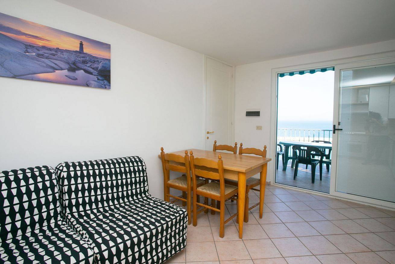 Apartamento entero, N033 - Numana, two-room apartment with wonderful terrace overlooking the sea in Numana, Riviera del Conero