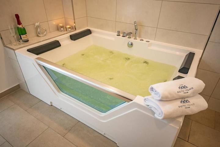 Ferienhaus für 2 Personen, mit Whirlpool und Terrasse sowie Garten und Sauna in Damp - 3