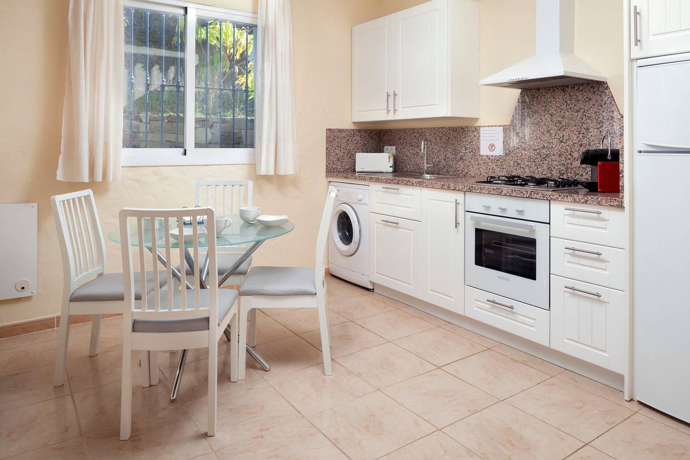 Vakantiehuis Casita Linda met Zeezicht, Zwembad, Wi-Fi & Tuin, foto 11