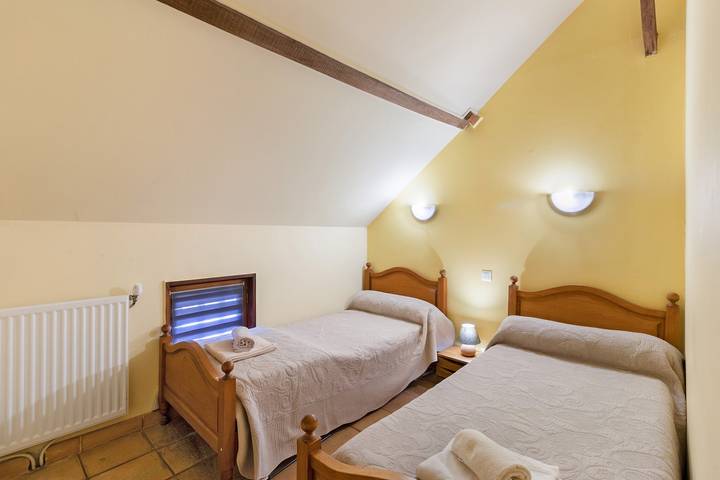 Chambre d’hôte pour 4 personnes, avec bassin pour enfant et jardin, adapté aux familles à Sarlat-la-Canéda - 3