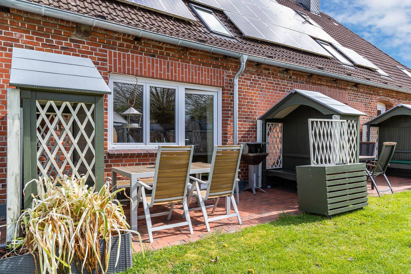 Entire apartment, Apartment "Meerfamilie" close to the Sea with Terrace & Wi-Fi in Noer, Rendsburg-Eckernfoerde region