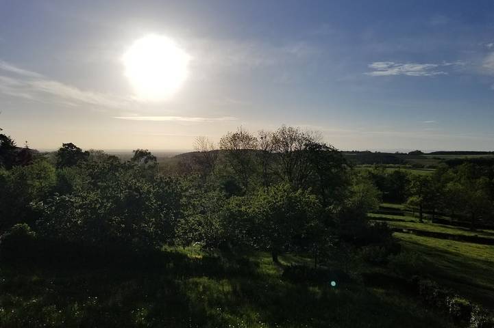Gîte pour 14 personnes, avec jardin, animaux acceptés dans Loddes