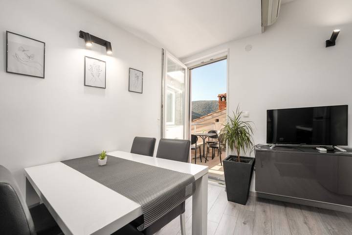 Ferienwohnung für 4 Personen, mit Balkon in Rabac