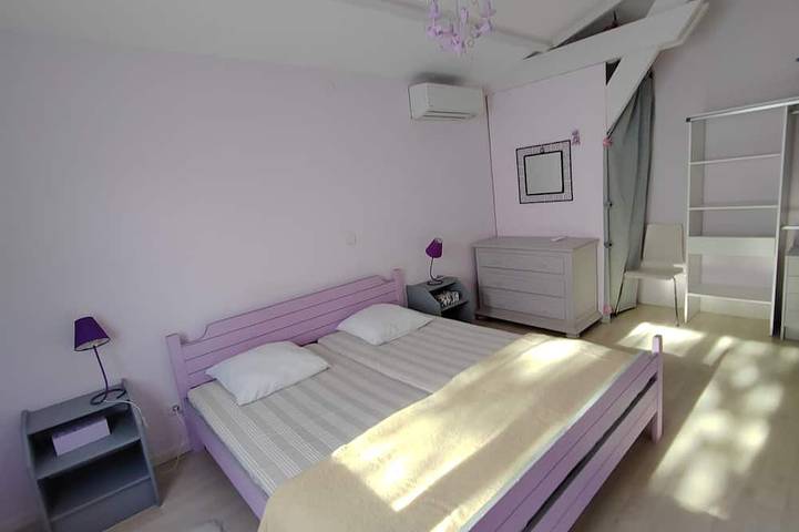 Gîte pour 6 personnes, avec jardin ainsi que jacuzzi et terrasse à Vernègues - 3