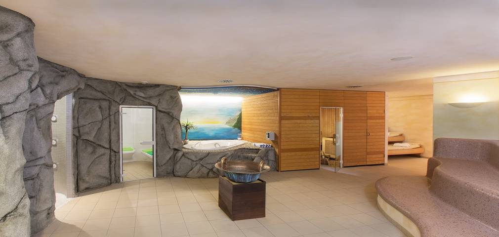 Hotel Hellers Twenty Four Ii - Sonnenbergstraße - Apartment, 50 qm, 3 Schlafzimmer mit jeweils einem Doppelbett, max. 6 Personen in Friedrichshafen, Region Bodensee-Oberschwaben