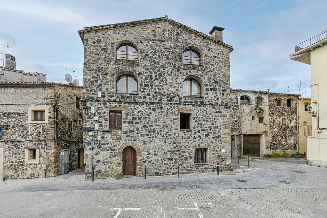 Apartamento entero, Apartamento 'Comanegra' con vistas a la montaña, Wi-Fi y aire acondicionado in Castellfullit de la Roca, Parc Natural de Zona Volcànica de la Garrotxa