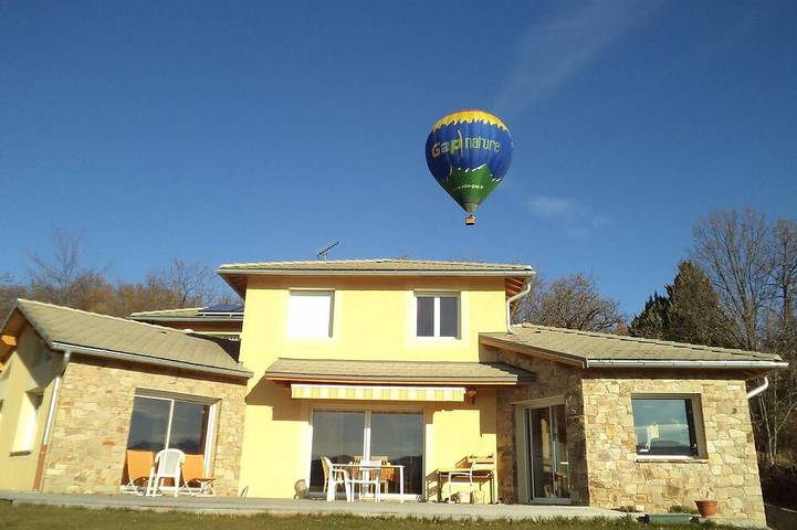 Villa pour 8 personnes, avec terrasse et jardin