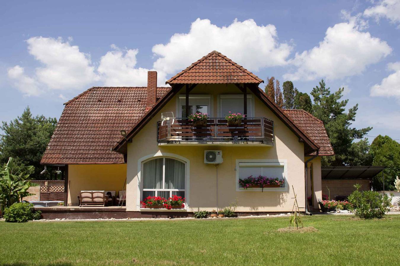 Ganze Ferienwohnung, Ferienwohnung mit Außenpool und Balkon in Balatonbereny, Plattensee Südufer