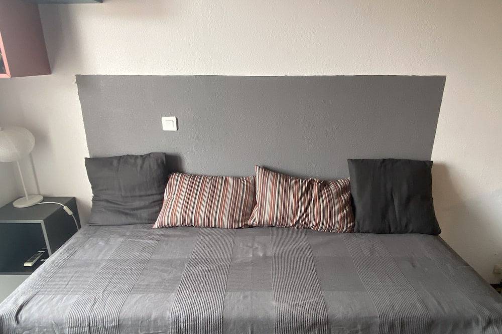 Entire apartment, Studio in Sausset-les-Pins, Istres region