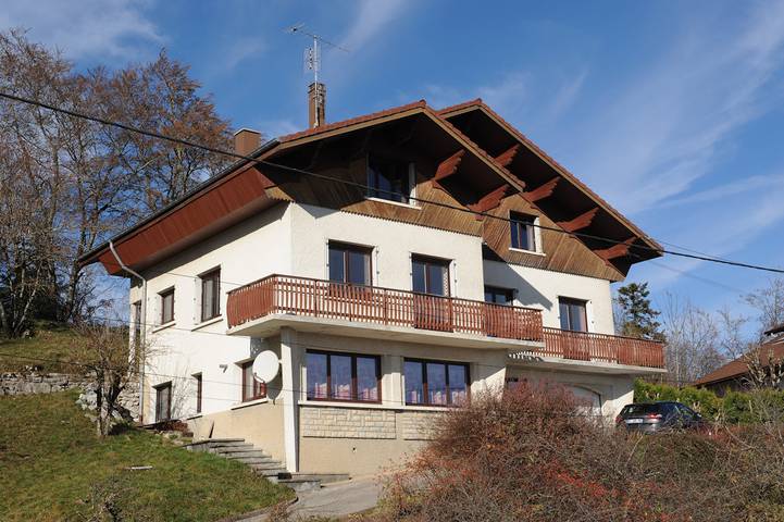 Gîte pour 13 personnes, avec Balcon ainsi que Terrasse et Jardin
