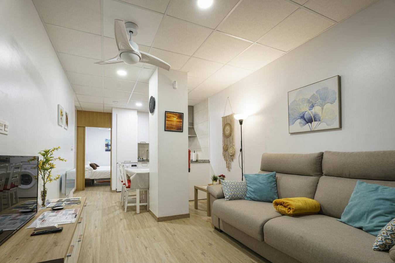 Entire apartment, Sophie Apartments 'Grande' with Private Terrace and Wi-Fi in Burela, Galician Coast