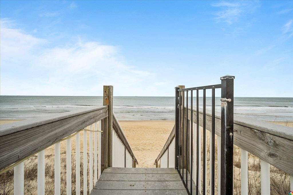 Vacation Home for 21 Guests in Virginia Beach