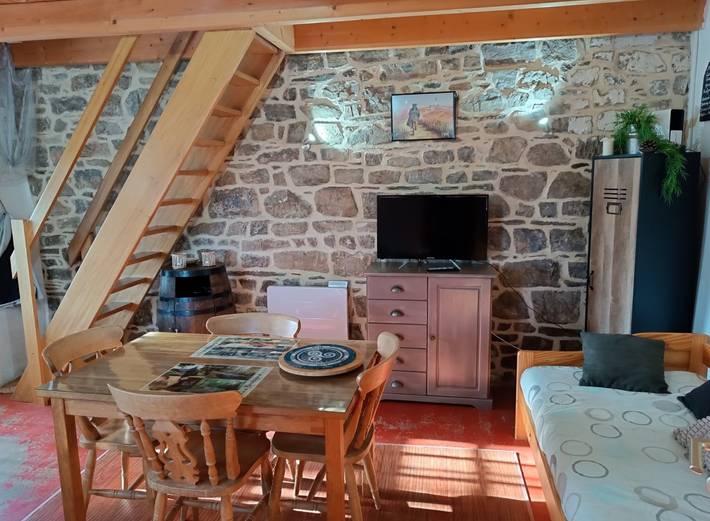 Gîte pour 2 personnes, avec terrasse et jardin, animaux acceptés dans Monts d'Arrée - 3