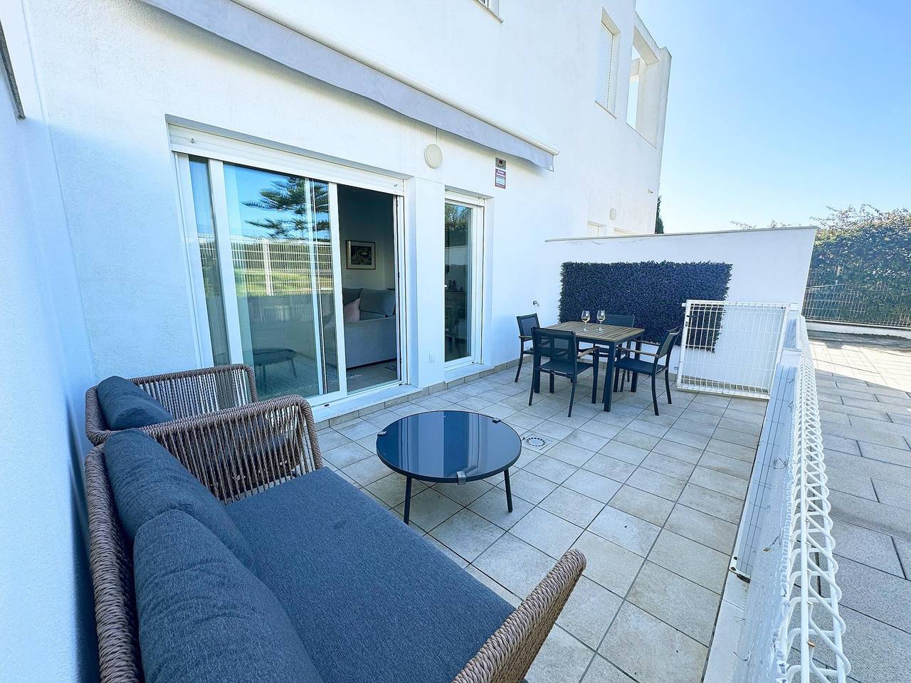 Casa adosada de alto nivel en zona residencial con piscina compartida in La Fontanilla, Conil de la Frontera