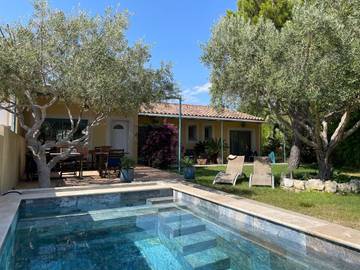 Gîte pour 2 personnes, avec piscine et jardin à Peyriac-de-Mer