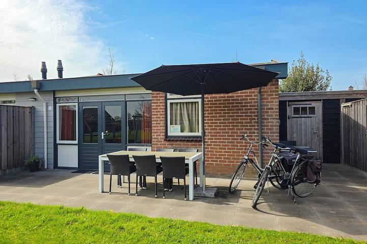 Ferienwohnung für 4 Personen, mit Terrasse und Garten in Serooskerke