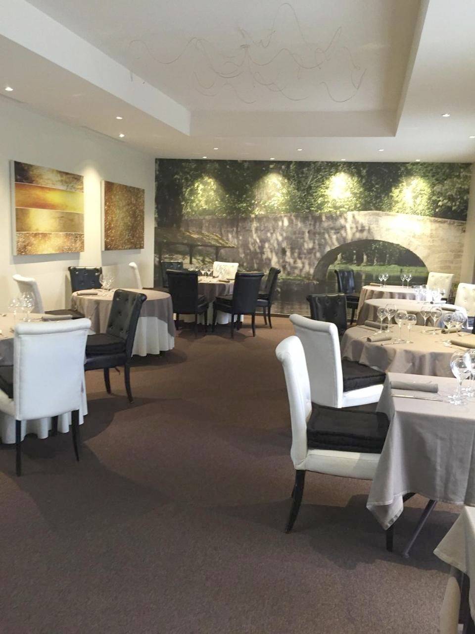 Au Lavoir in Colombiers, Côte d'Améthyste