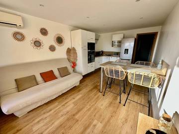 Gîte pour 2 personnes, avec jardin ainsi que piscine et vue à Carqueiranne
