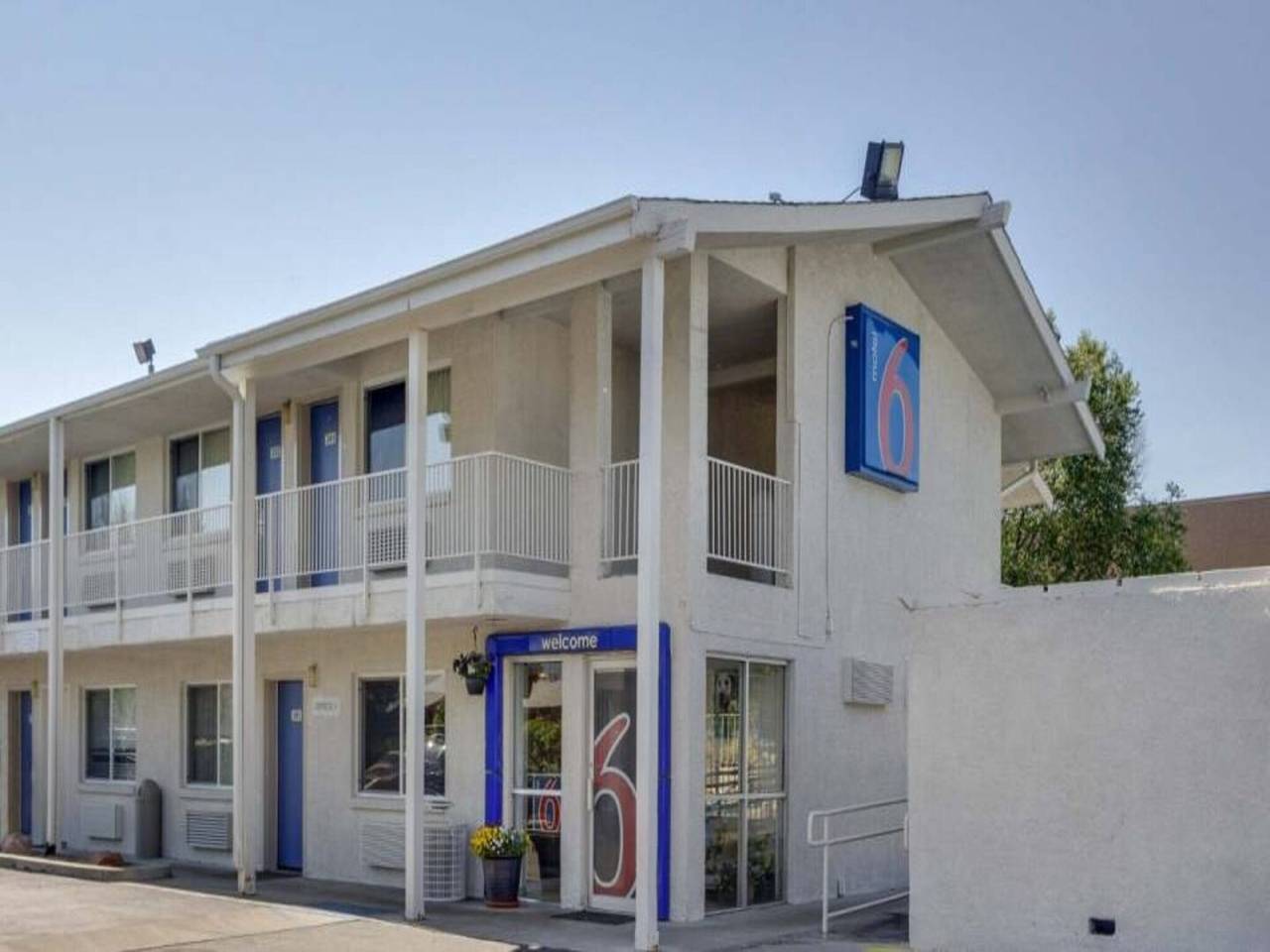 Apartamento entero, 1 Cama Completa | Tina De Acceso De Movilidad | Ns in Lakewood (CO), Condado de Jefferson