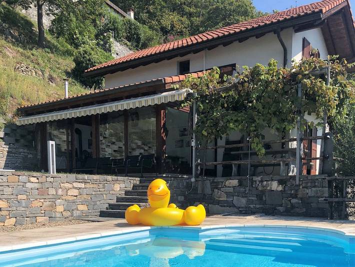 Ferienhaus für 5 Personen, mit Balkon und Terrasse sowie Garten und Pool im Ticino