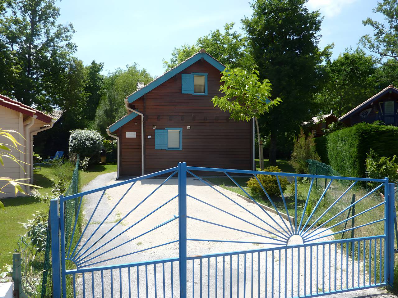 Chalet 'Charmant Gîte Proche Arcachon' avec Terrasse Privée, Jardin et Climatisation in La Teste-de-Buch, Région d'Arcachon