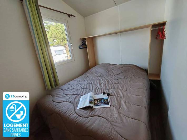 Camping pour 3 personnes, avec bassin pour enfant ainsi que piscine et vue sur le lac dans le Limousin - 2