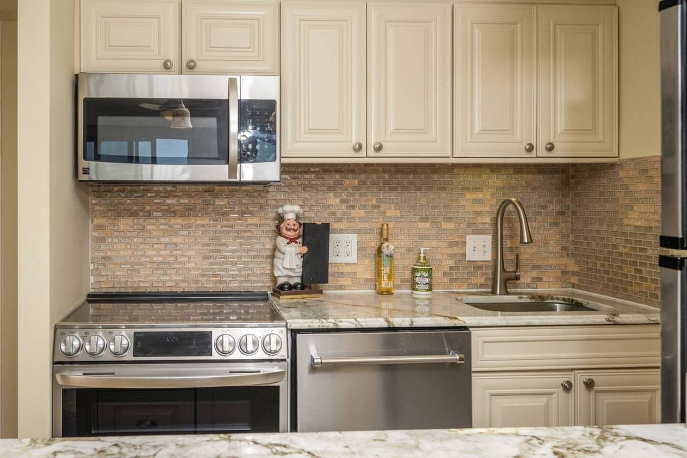 Apartamento entero, Oceanfront Beach Condo, Pool, Gym, Fishing Surfing in Virginia Beach