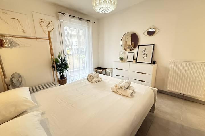 Gîte pour 2 personnes, avec terrasse, adapté aux familles dans Bowling Acropolis Nice - 4