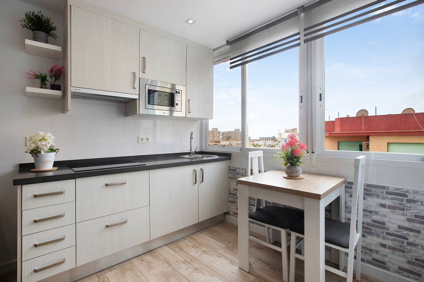 Entire apartment, Apartment 'Casa Eu' with Wi-Fi and Air Conditioning in Torremolinos Centre, Torremolinos