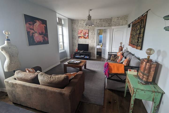 Ferienwohnung für 4 Personen, mit Balkon und Garten sowie Pool