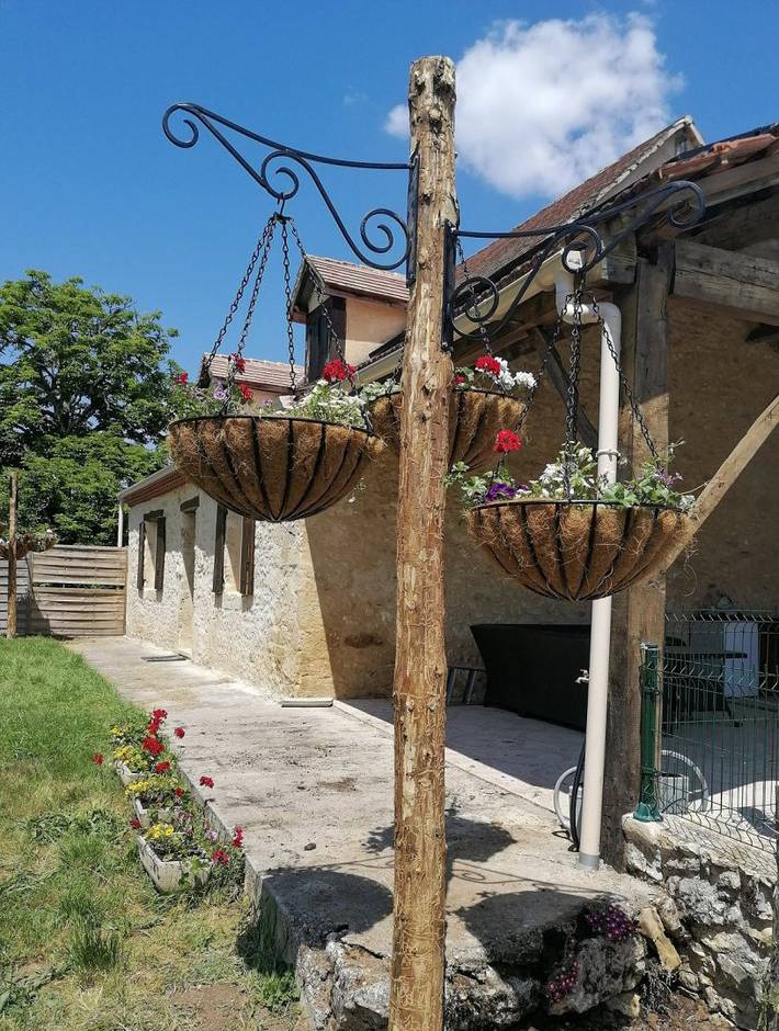 Gîte pour 8 personnes, avec jardin ainsi que piscine et terrasse, animaux acceptés - 1