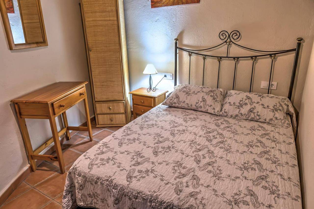 Chozos Rurales El Solitario in Baños de Montemayor, Provincia de Cáceres