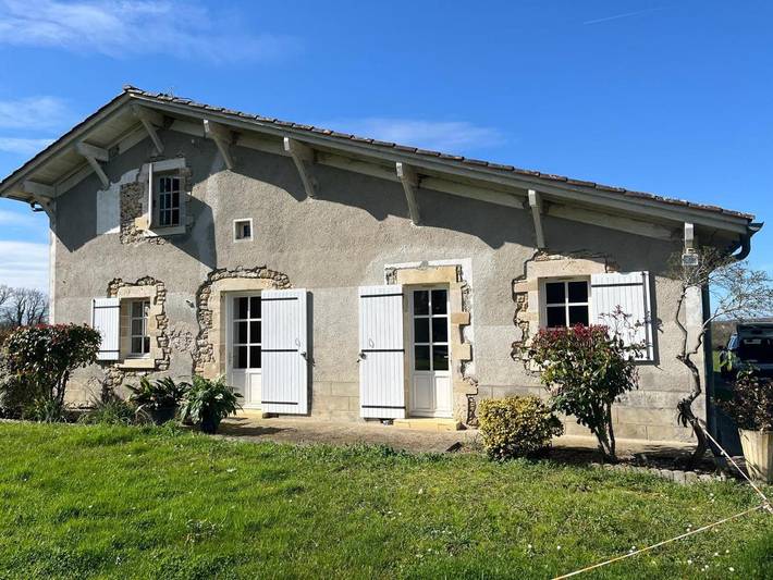 Maison d’hôte pour 3 personnes, avec Terrasse et Jardin ainsi que Piscine et Vue à Lartigue