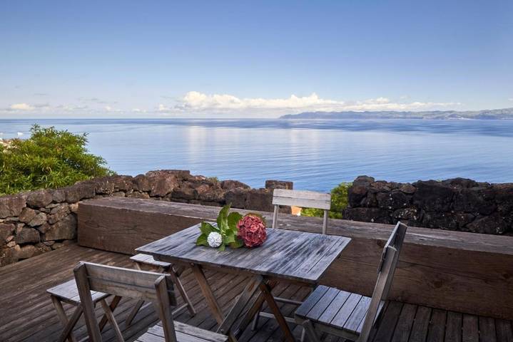 Casa de férias para 8 pessoas, com jardim e vista em São Roque do Pico