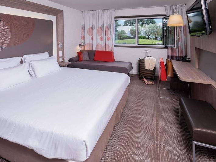 Hôtel pour 4 personnes, avec jardin et piscine à Carquefou - 4