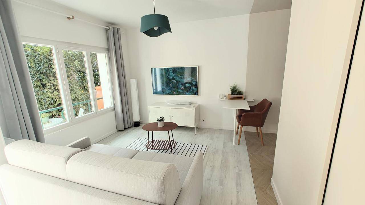 Appartement entier, Studio avec jardin entre Paris Versailles et gares in Chaville, Hauts-de-Seine