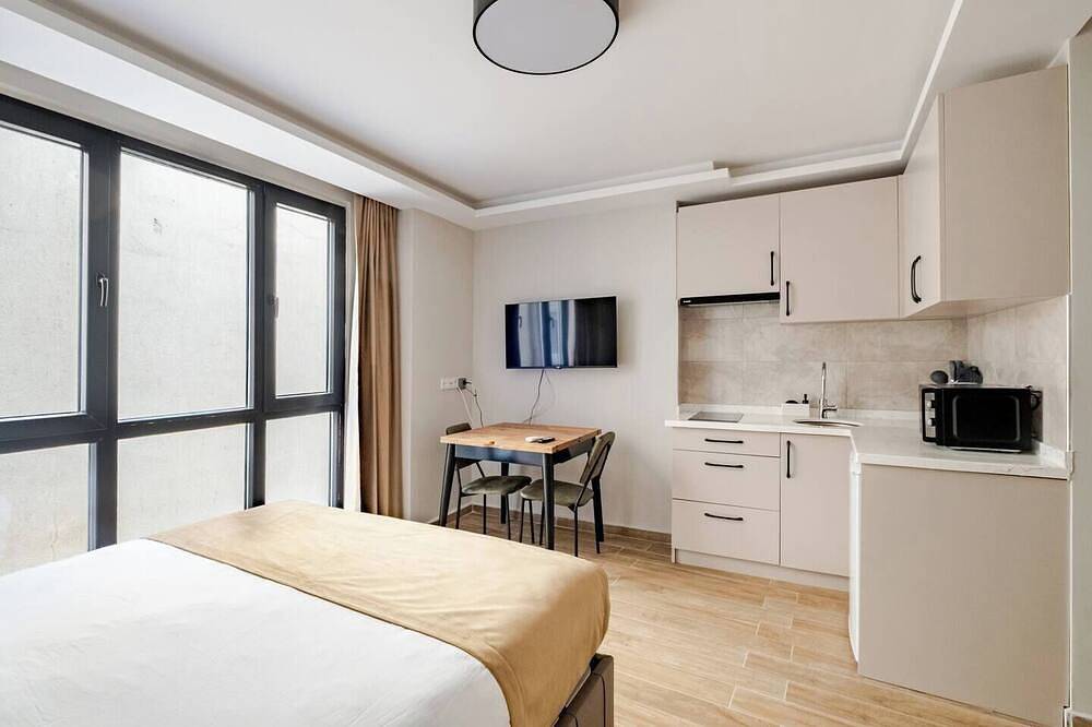 Entire apartment, Central Brand New Studio Near Metro in Şişli, Istanbul