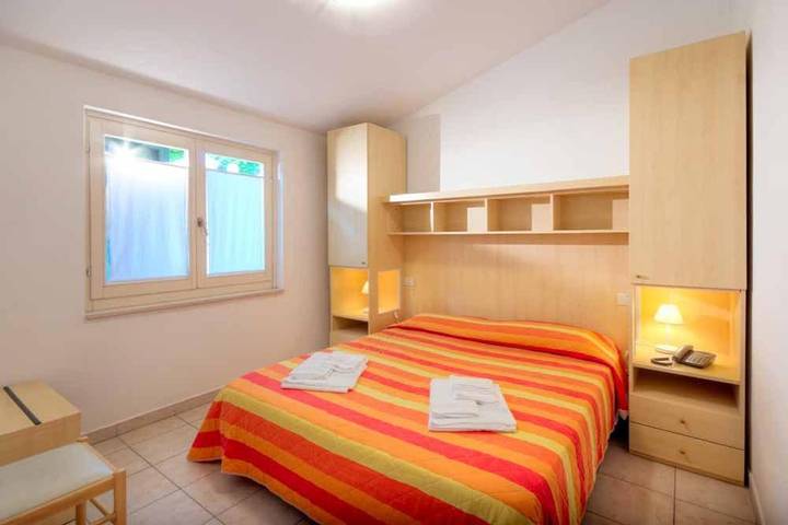 Parc de vacances pour 2 personnes, avec sauna et jardin ainsi que piscine et jacuzzi, animaux acceptés en Italie - 4