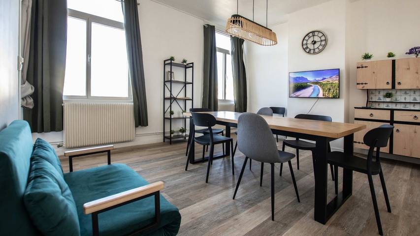 Gîte pour 7 personnes, avec Jardin dans Waziers