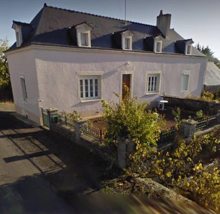Gîte pour 6 personnes, avec jardin, animaux acceptés à Brûlon