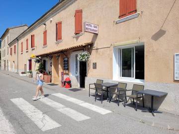 Hôtel pour 2 personnes, avec jardin dans Les Omergues