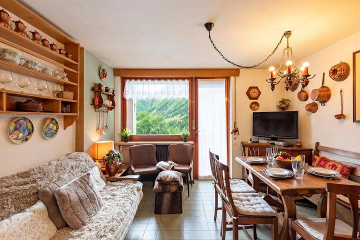 Appartamento intero, Appartamento vacanze per 7 persone con balcone in Dolonne, Courmayeur