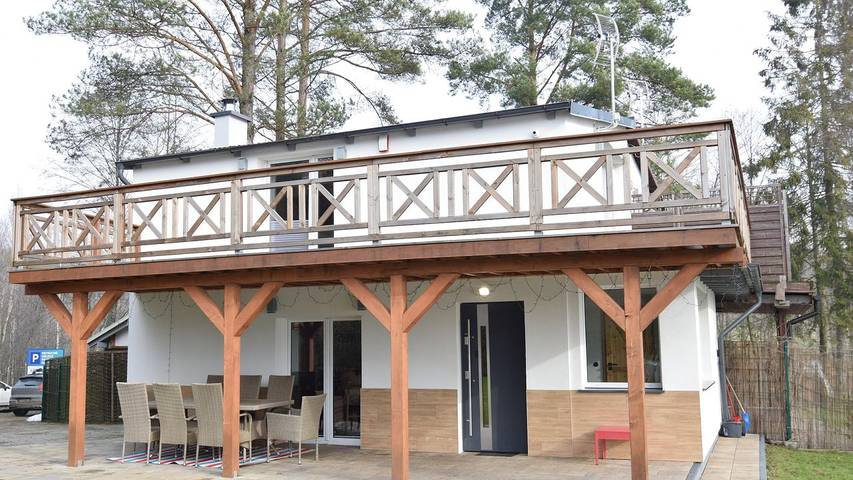 Dom dla 8 osób, z widok na jezioro i balkon oraz sauna w Stężyca