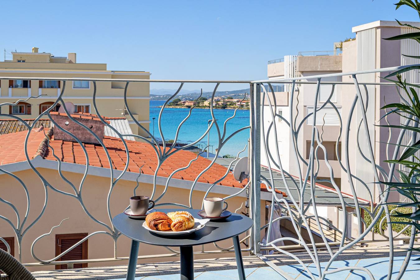 Appartamento intero, Appartamento 'Haller Suite' con Vista Mare, Wi-Fi e Aria Condizionata in Terza Spiaggia, Golfo Aranci