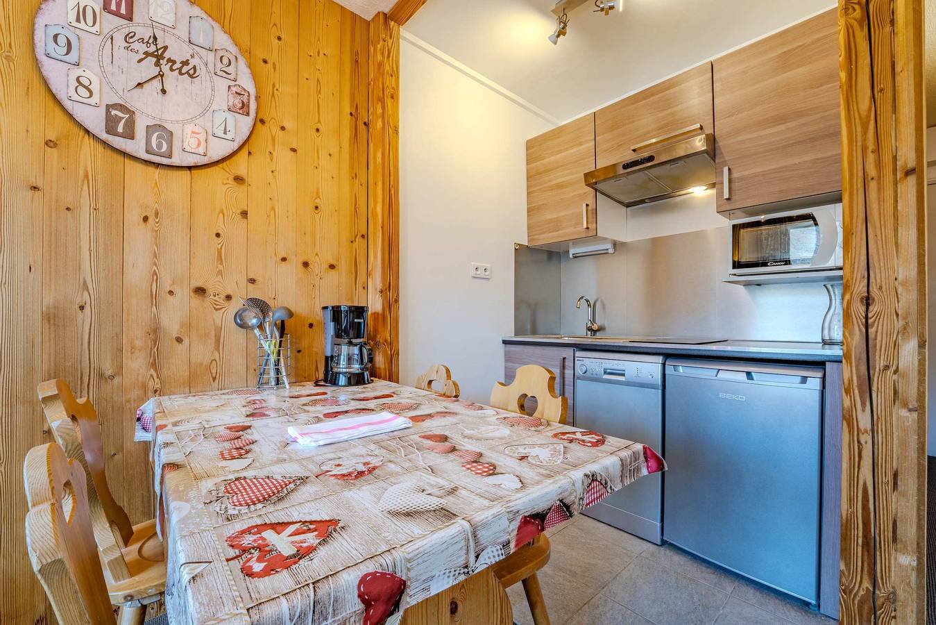 Appartamento intero, Ski-In/Out Apt w/ Mountain Views in Val Thorens, Le tre valli