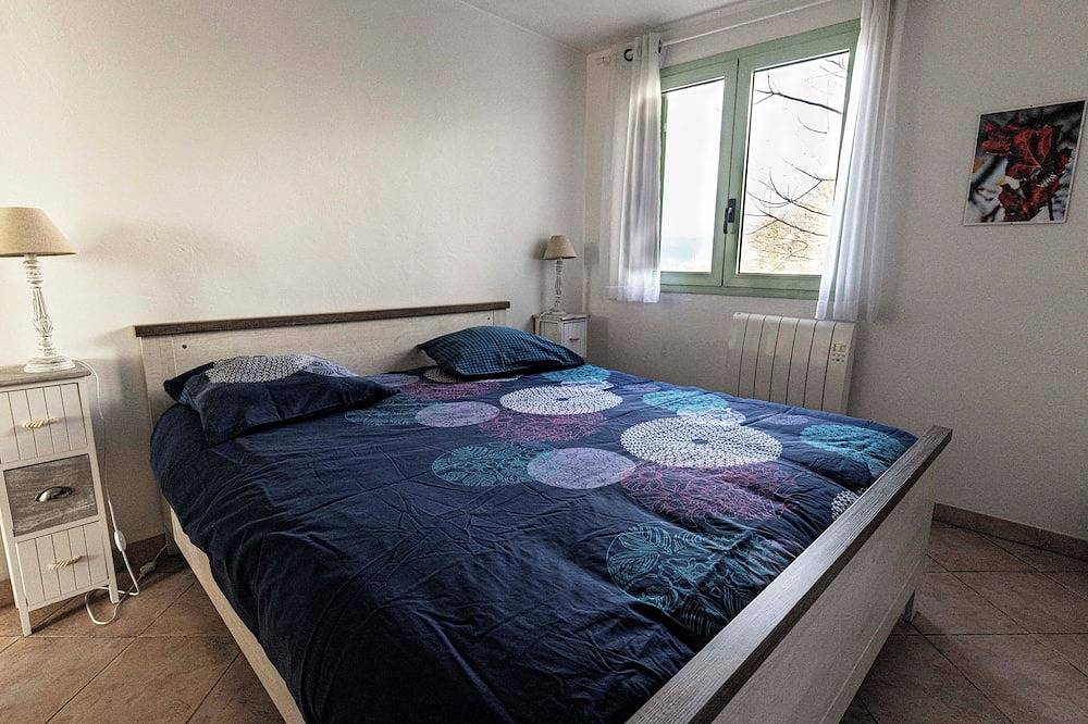 Appartement entier, Entre mer et montagne ,animaux acceptés, randonnées, balades depuis  la maison in Revest-les-Roches, Côte méditerranéenne (France)