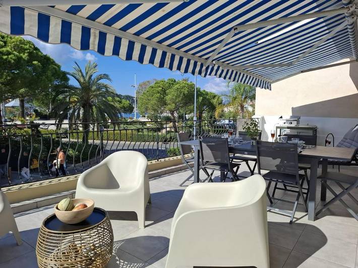 Gîte pour 4 personnes, avec Balcon ainsi que Terrasse et Vue dans Office De Tourisme De Saint Mandrier